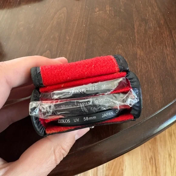 Minolta - Vintage Maxxum 5 Silver and Black SLR Camera with extra lenses - Picture 4 of 8